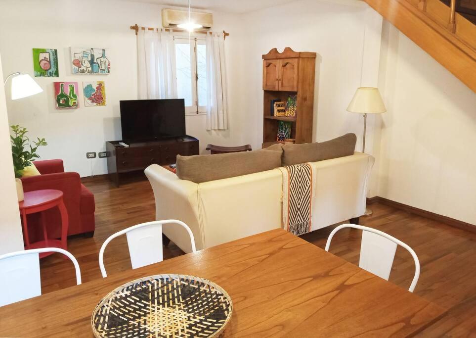 Lindisimo Y Tradicional Duplex En Complejo Privado Apartment Mendoza